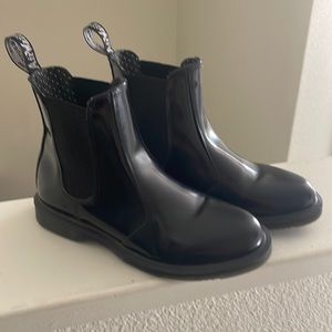 Black Dr Marten Women Smooth Leather Chelsea Boot